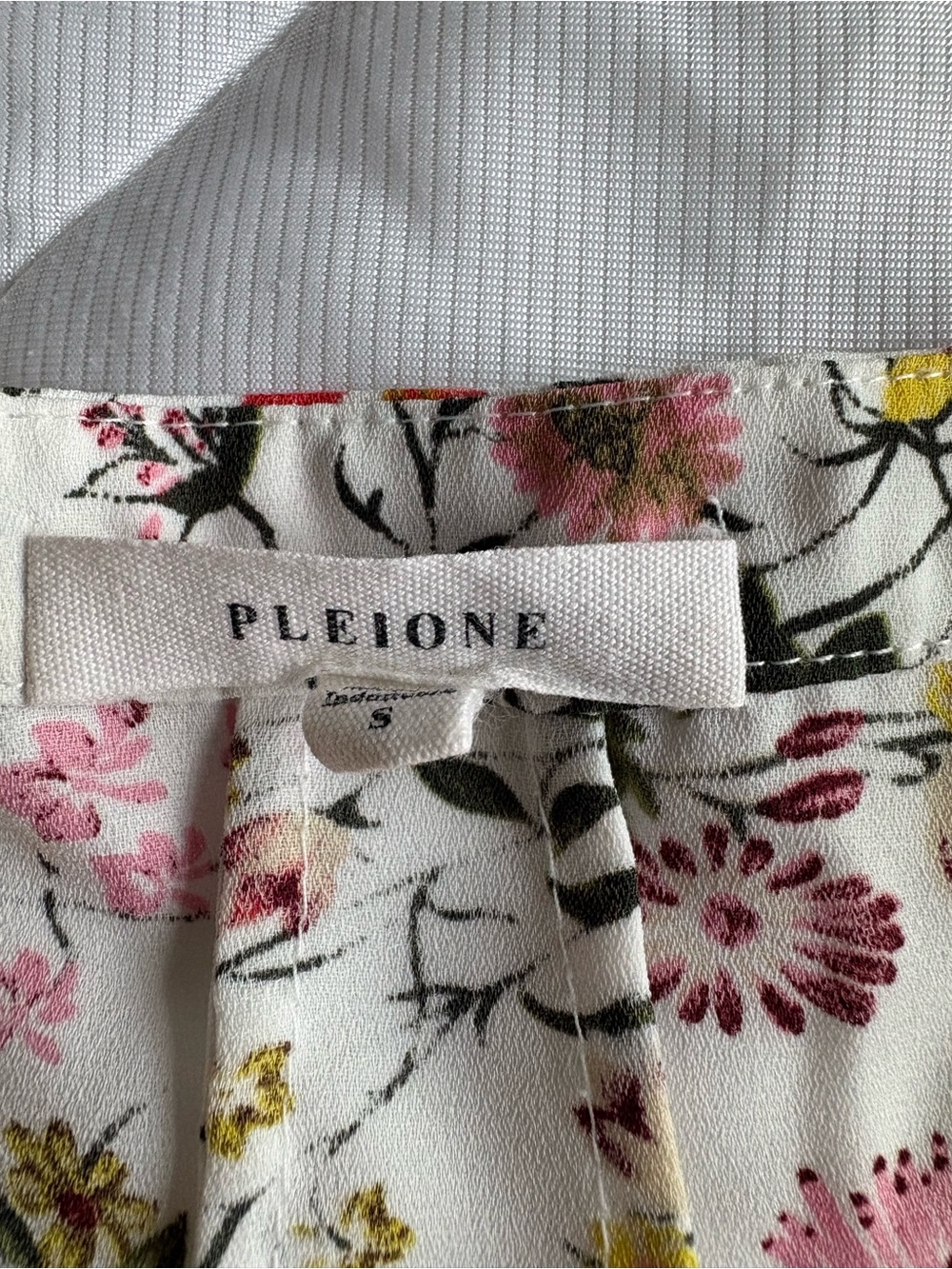 Pleione Floral Sleeveless Blouse Size Small - Picture 7 of 10